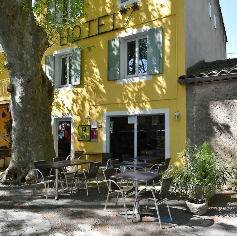 Logis Hotel De L'Etang 2*, Cucuron